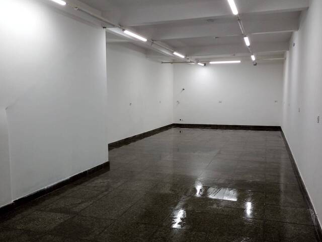 Locação em Jardim Saint Moritz - Taboão da Serra